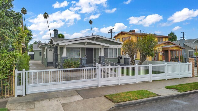 Building Photo - 3965 La Salle Ave