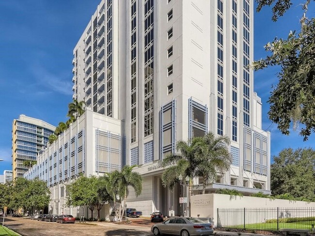 Foto del edificio - 415 E Pine St