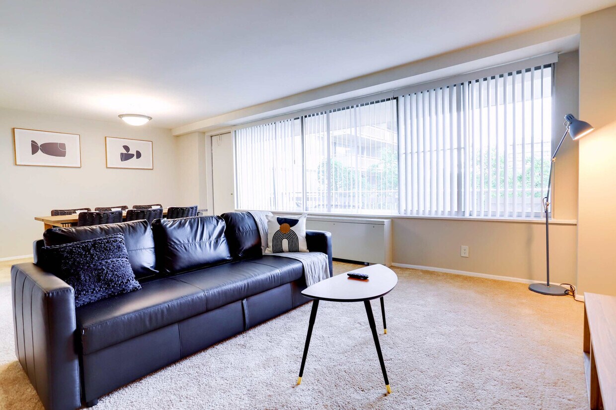 Foto principal - 2111 Richmond Hwy
