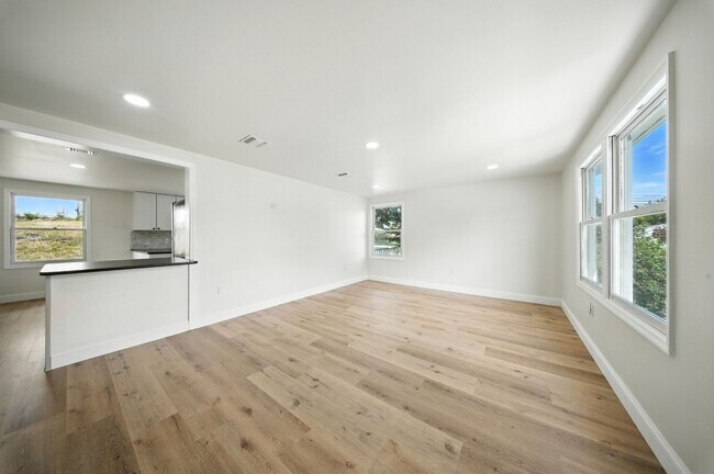 Foto del edificio - 155 Montgomery St