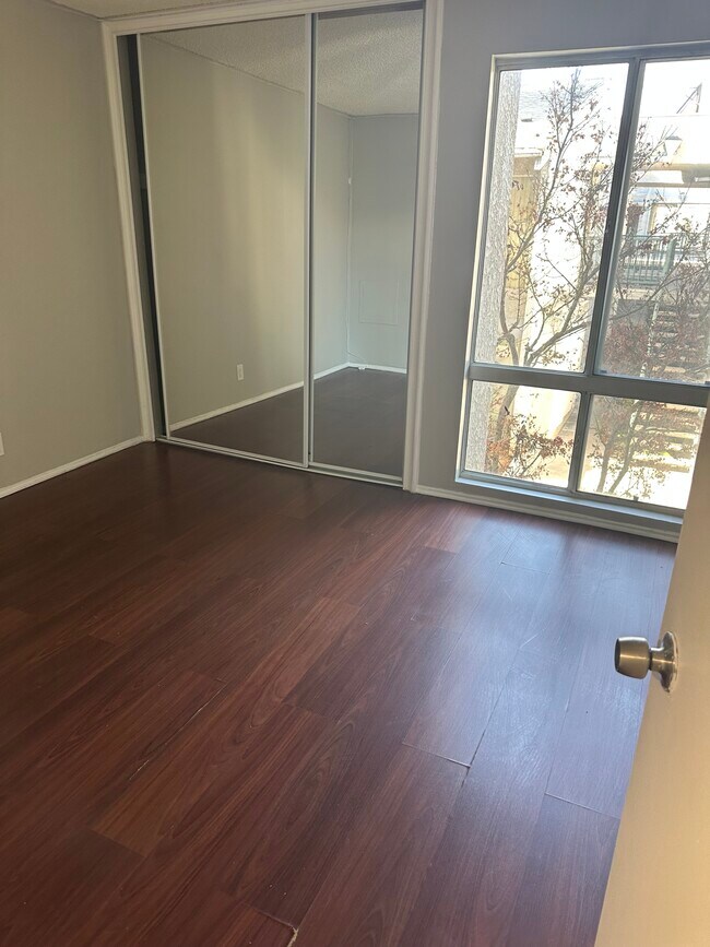 Foto del edificio - 20134 Leadwell St