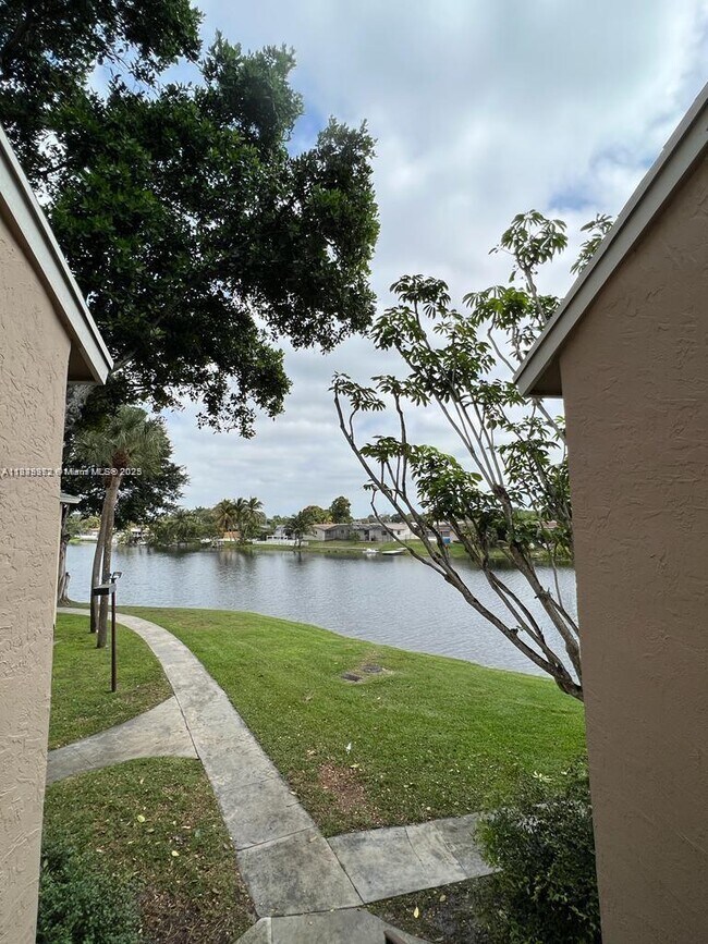Foto del edificio - 1851 NW 96th Terrace