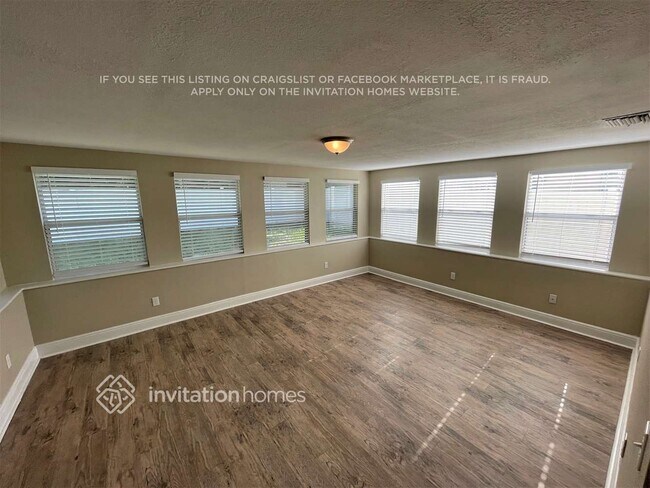 Building Photo - 7012 Allview Dr