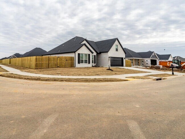 Building Photo - 441 Willow Dr
