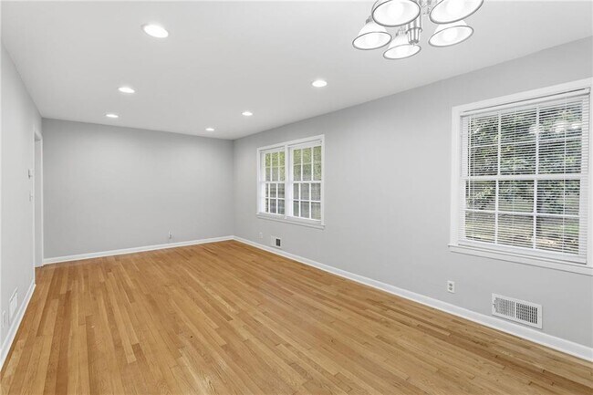 Building Photo - 4411 Langdon Dr