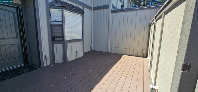 Foto del edificio - 1597 Ashwood Dr