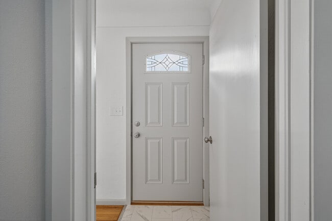 Building Photo - 1205 8th Ave S