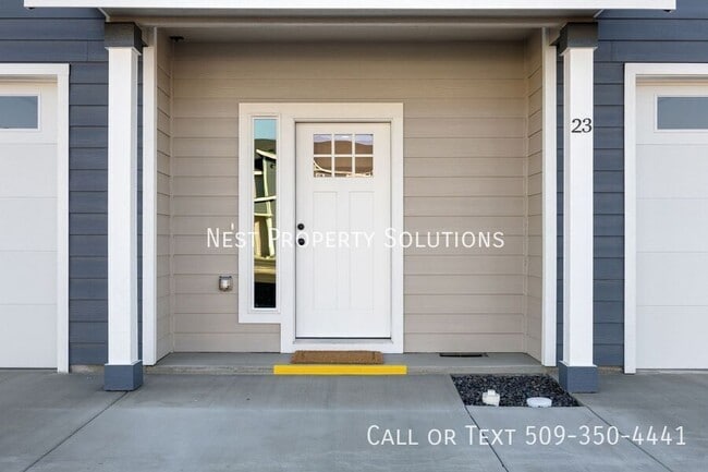 Building Photo - 370 Ivy St NE