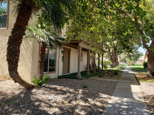 Foto del edificio - 3141 Pinehurst Dr