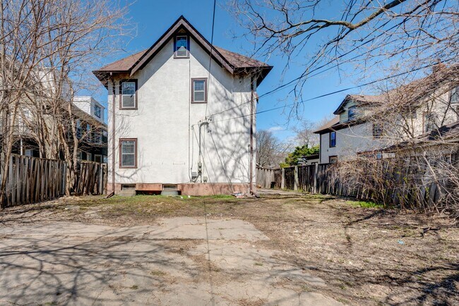 Building Photo - 1725 8th Ave N