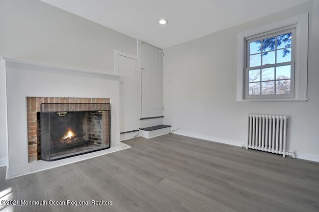 Building Photo - 47 Lower Harrison St