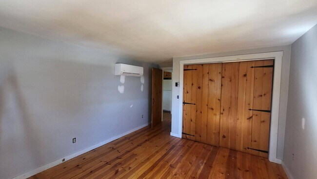 Foto del edificio - 18 Sawdy Pond Ave