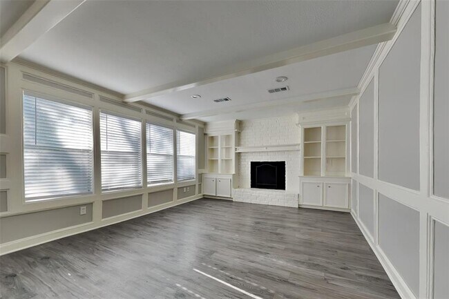 Foto del edificio - 3726 Cypress Hill Dr