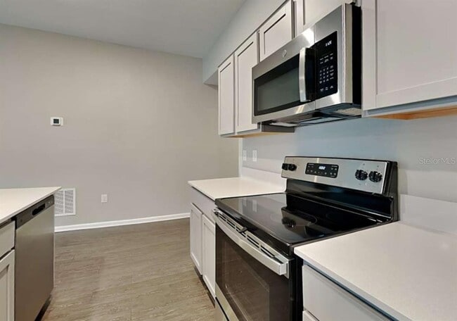 Building Photo - 10018 N Hartts Dr