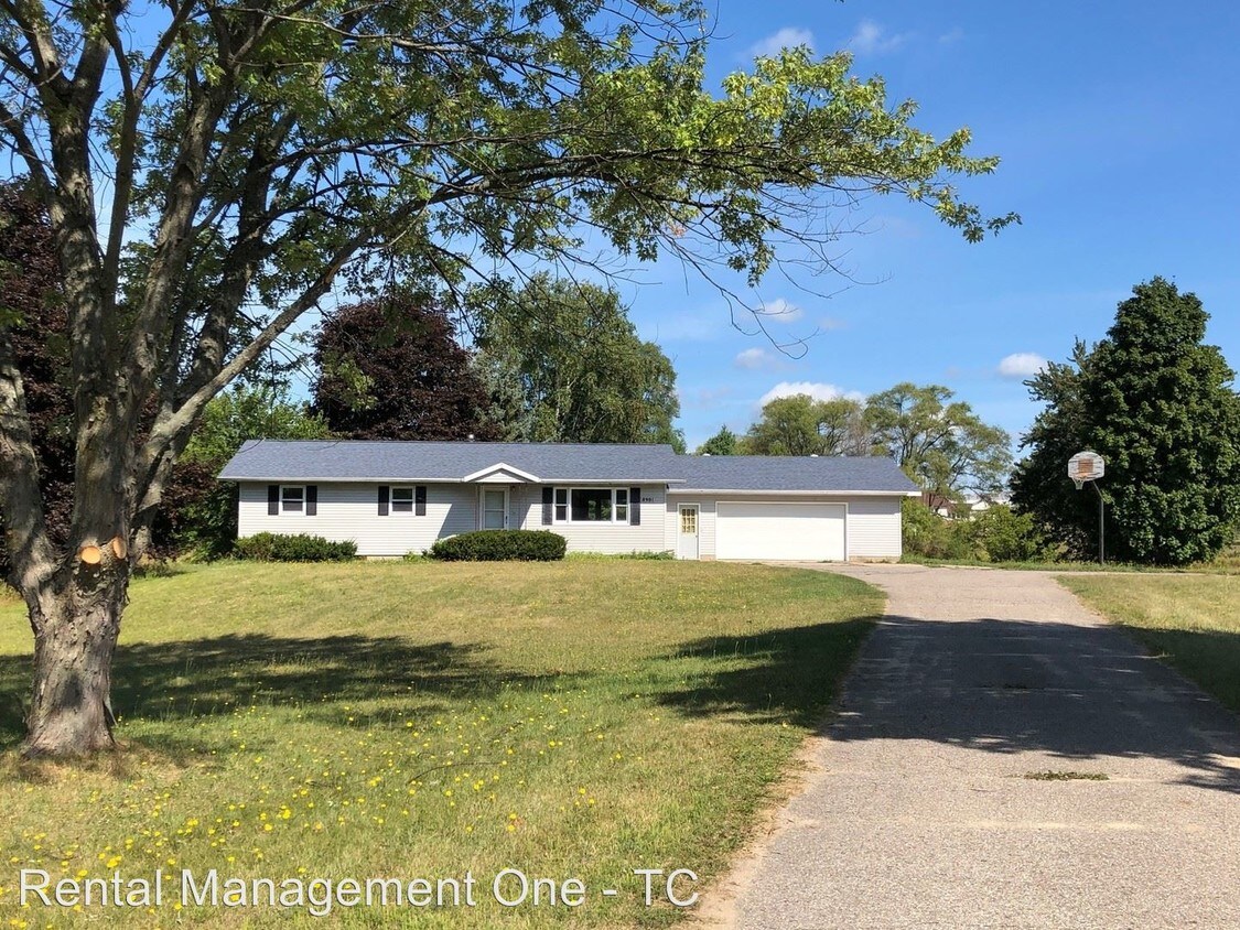 Primary Photo - 3 br, 1.5 bath House - 8901 M72 E