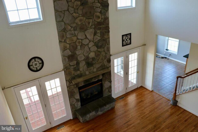 Building Photo - 15610 Edwards Ferry Rd
