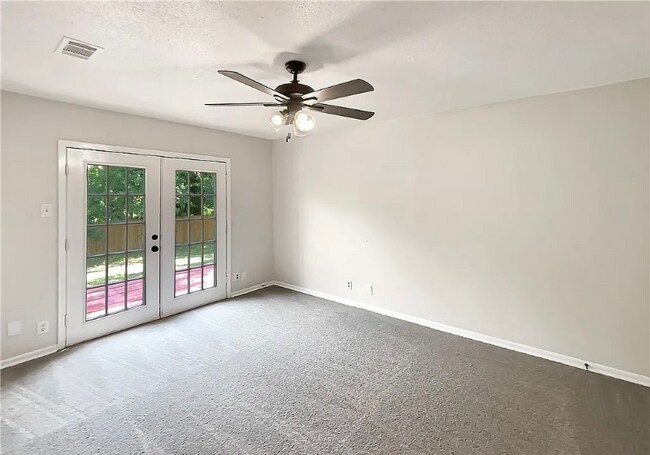 Foto del edificio - 3206 Magnolia Blvd