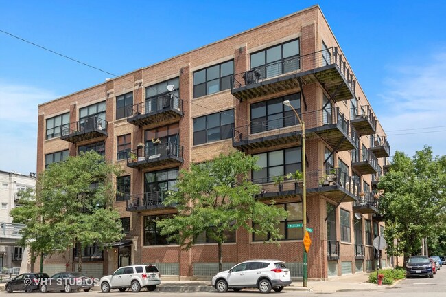 Foto del edificio - 1751 N Western Ave