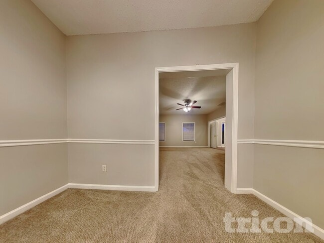 Building Photo - 5774 Broadleaf Way