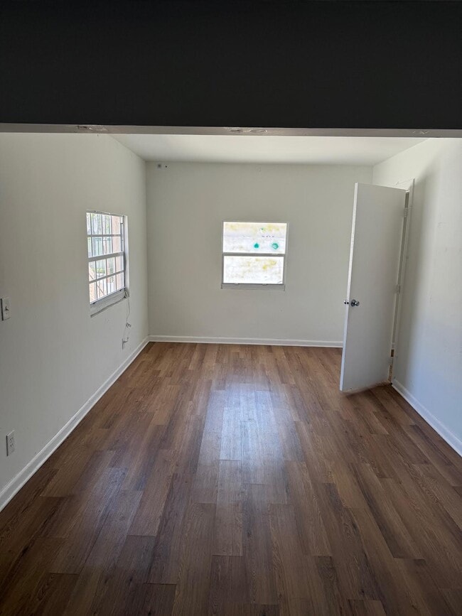 Living Room - 2730 S Dixie Hwy