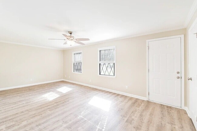 Foto del edificio - 3964 Somerdale Ln