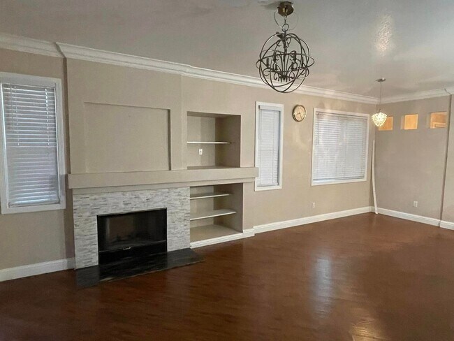 Building Photo - Home for Rent in Sacramento (Rosemont Park)