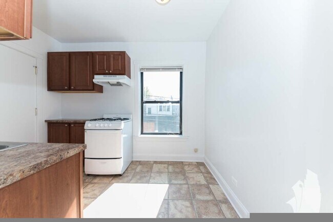Building Photo - 2621 N Spaulding Ave