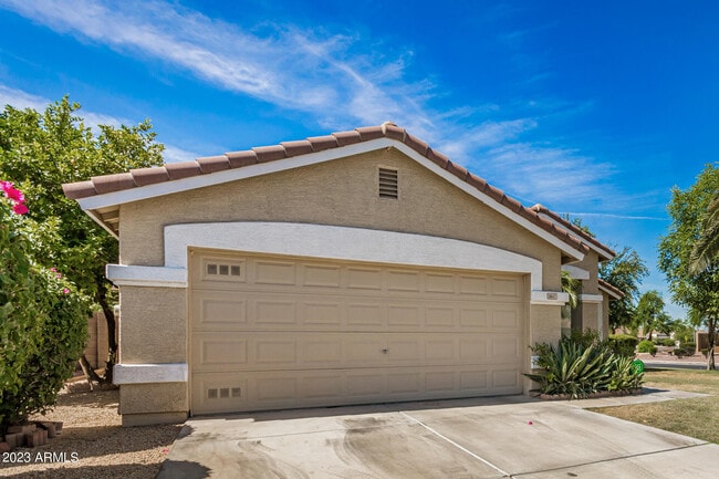 Building Photo - 8617 W Vogel Ave