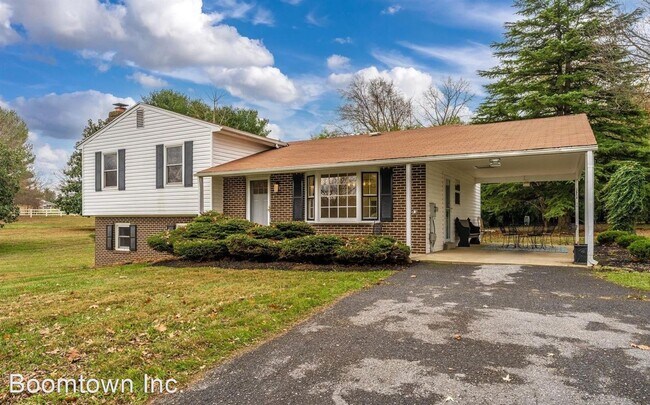 Foto del edificio - 4 br, 3 bath House - 3129 Pheasant Run Road