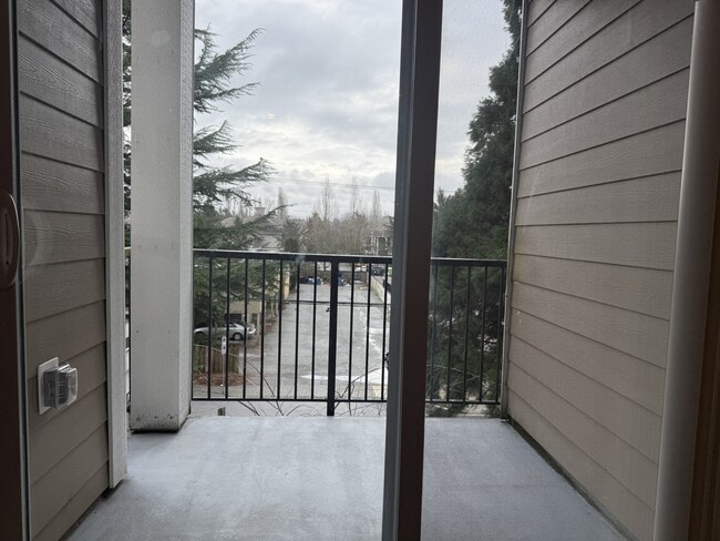 Building Photo - 20686 Eastleigh Crescent