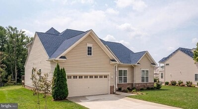 Building Photo - 6119 Savannah Dr