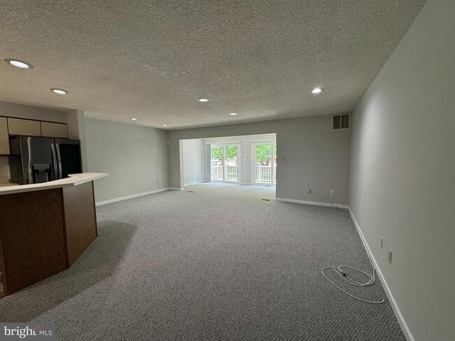 Building Photo - 817 Chanticleer