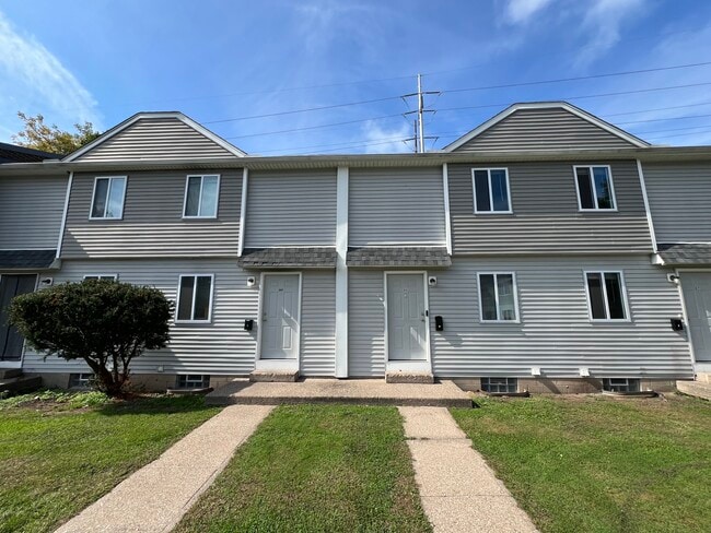 Building Photo - North Shore Townhomes