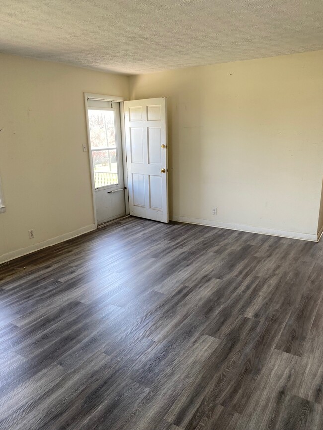 Foto del edificio - 1620 Neals Creek Rd