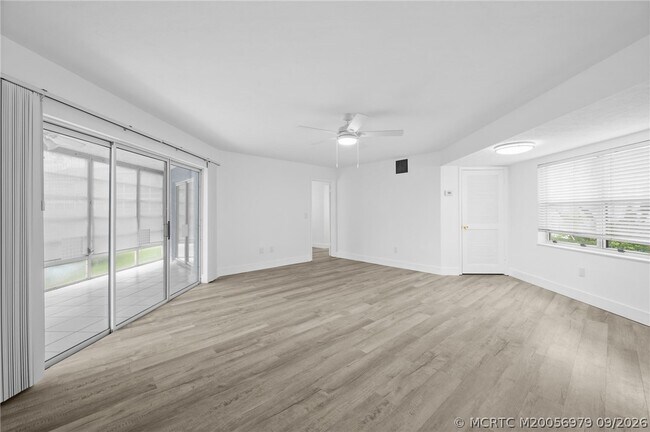 Building Photo - 3236 SE Aster Ln