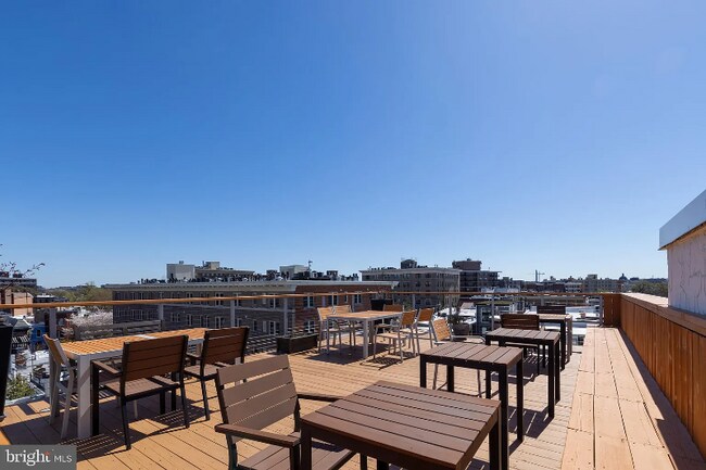 Foto del edificio - 1731 Willard St NW