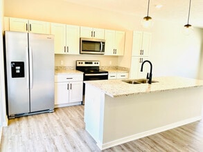 Building Photo - 20877 South Ct