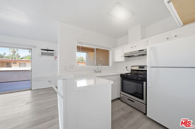 Foto del edificio - 1293 Garfield Ave