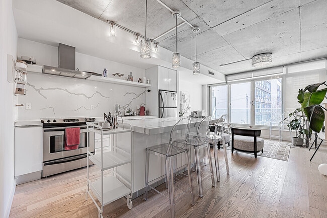 Building Photo - 75 Portland St