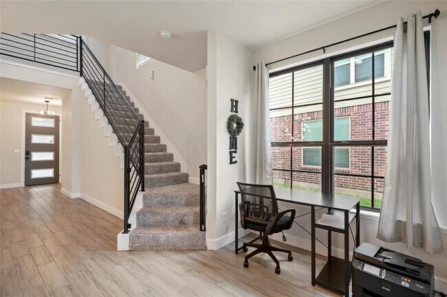 Building Photo - 11303 Twain Dr