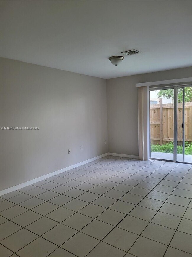 Foto del edificio - 14092 SW 260th St