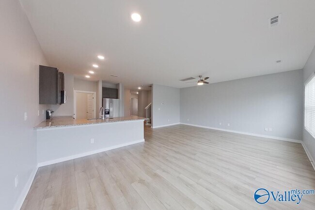 Foto del edificio - 6111 Stonewater Ct