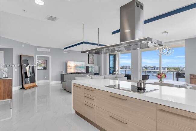 Building Photo - 17111 Biscayne Blvd