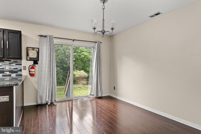 Building Photo - 43 Gristmill Ln