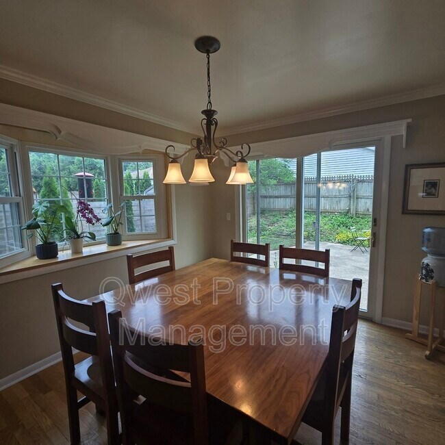 Foto del edificio - 2236 Elmwood Dr SE