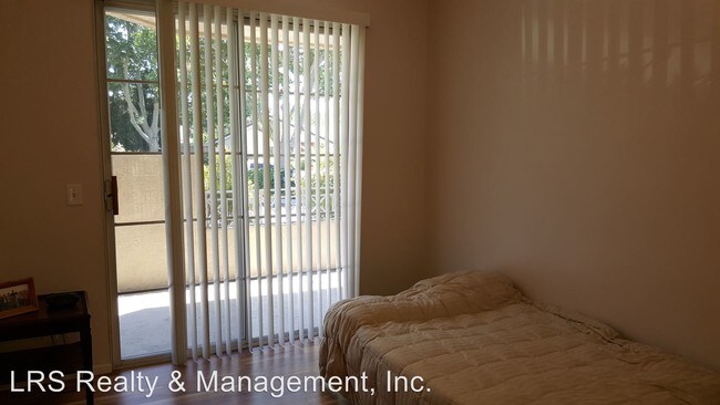 Building Photo - 23921 Del Monte Dr