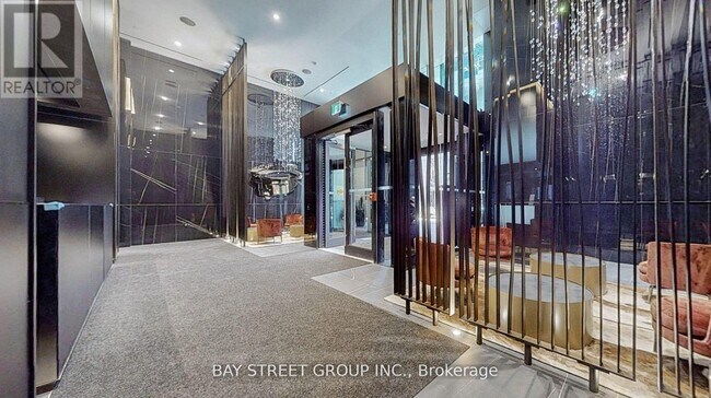 Photo du bâtiment - 11-3611 Yorkville Ave