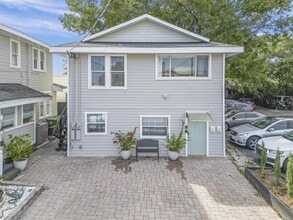 Building Photo - 2575 S Himes Ave