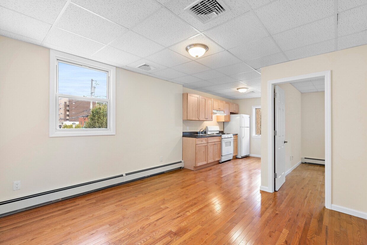 558 Anderson Ave Unit 2, Cliffside Park, NJ 07010 Apartments in