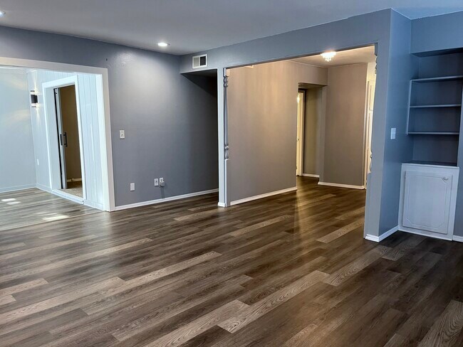 Foto del edificio - 6700 N Meridian Ave